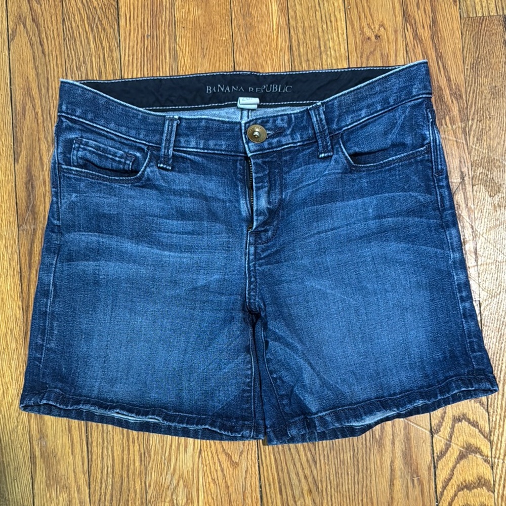Banana Republic Dark Blue Denim Shorts, Size 26in waist.